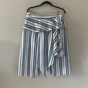 Walter Baker Cotton Blue & White Striped
Asymmetrical Midi Skirt w/Ruffles Sz 8